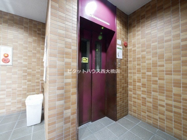 地下鉄長堀鶴見緑地線 西大橋駅 徒歩1分 11階建 築37年の外観写真