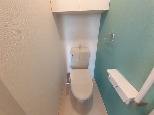 ＪＲ和歌山線 高野口駅 徒歩14分 2階建 築6年のトイレ写真