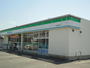 コンビニ　ファミリーマート泉佐野鶴原店（コンビニ）まで835m