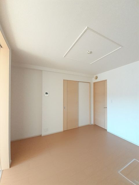 シャローム Aの居間写真