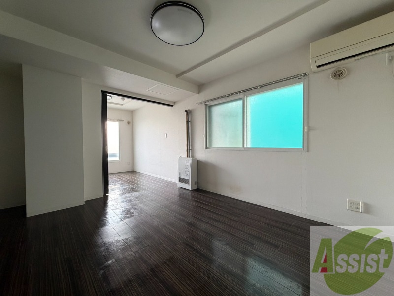 居室・リビング　広くてキレイなお部屋が広がっていて、充実した生活が送れそう。