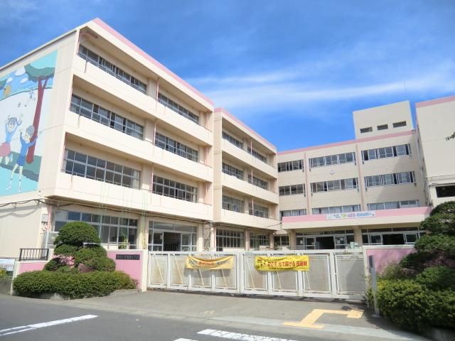 小学校　中曽根小学校（小学校）まで300m
