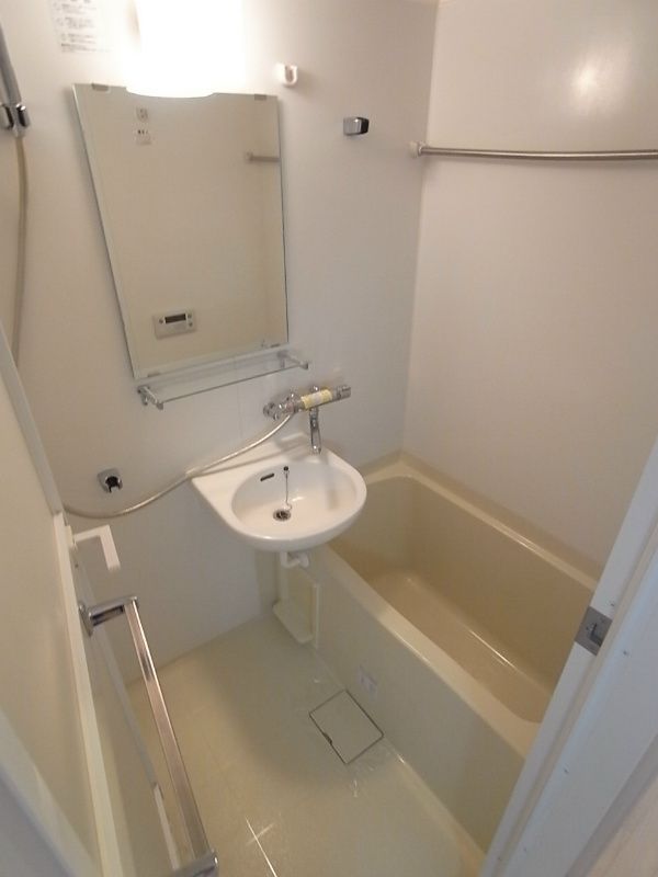 バス・シャワールーム　別部屋参考写真