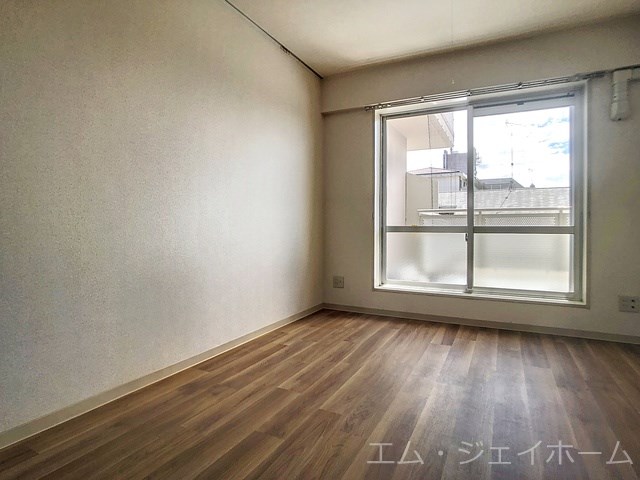 グランドール野洲の居間写真