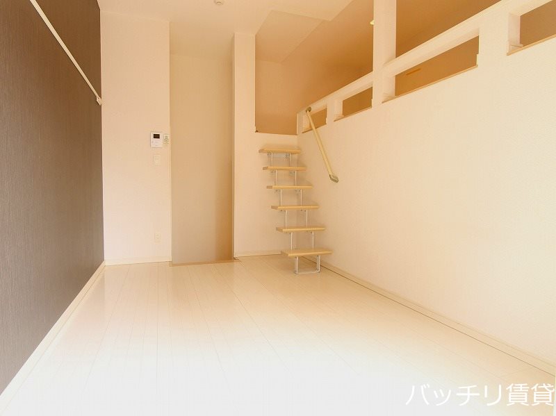 地下鉄東山線 今池駅 徒歩4分 2階建 築14年の居間写真