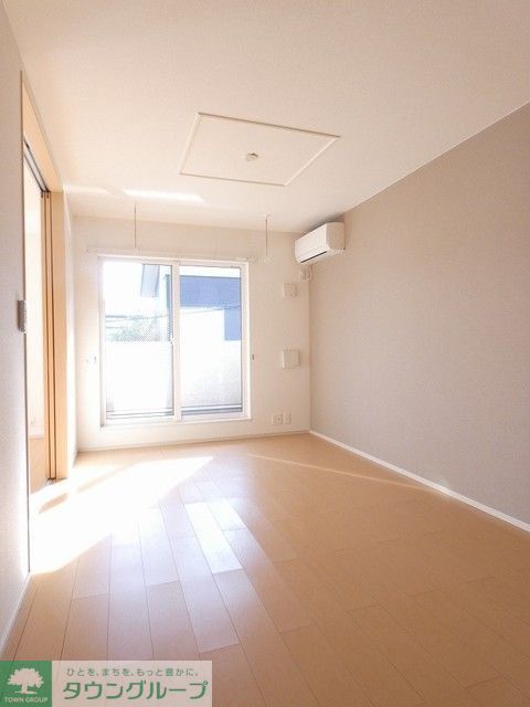 ジュピターIIの居間写真