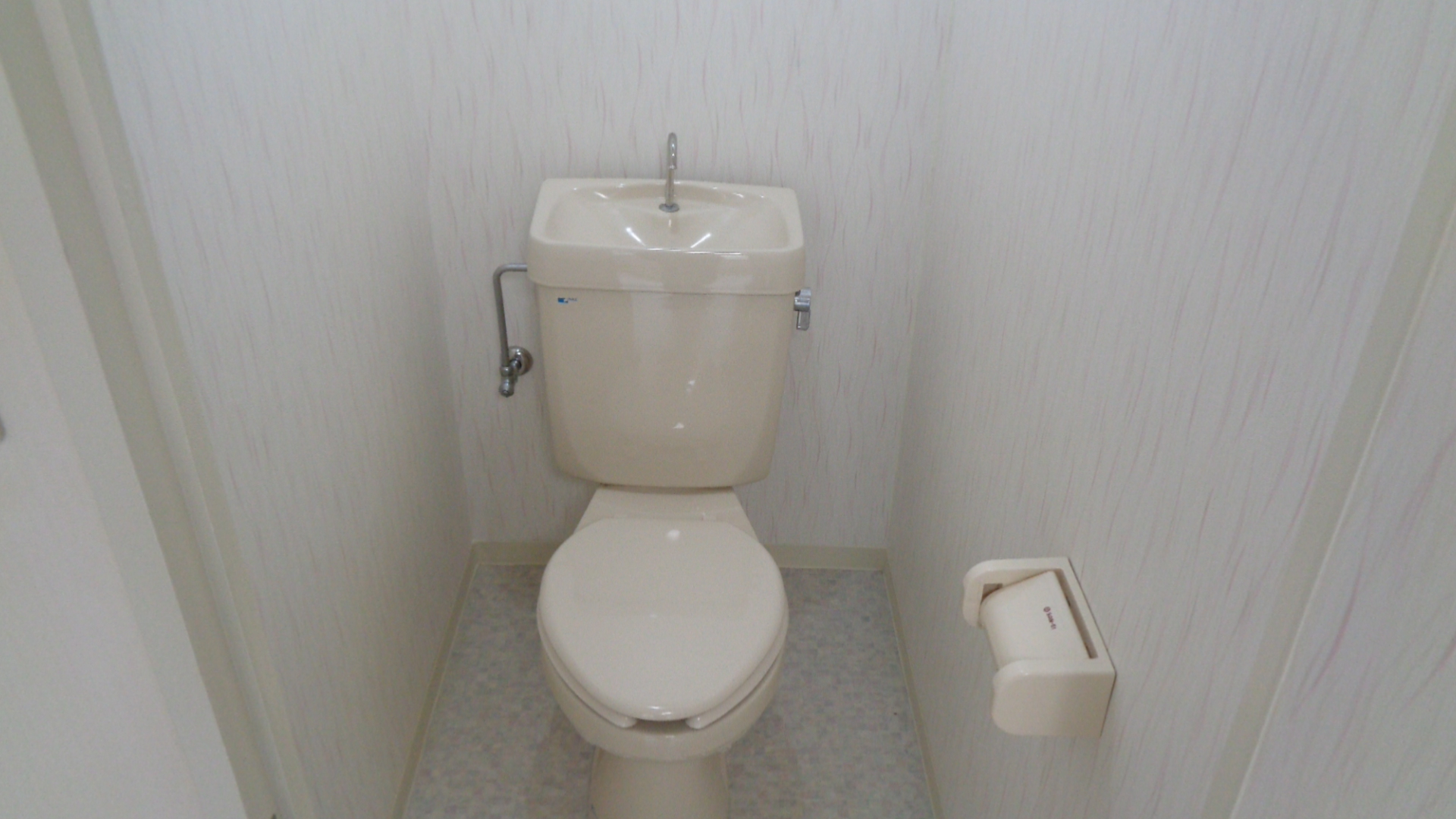 地下鉄谷町線 喜連瓜破駅 徒歩7分 4階建 築38年のトイレ写真