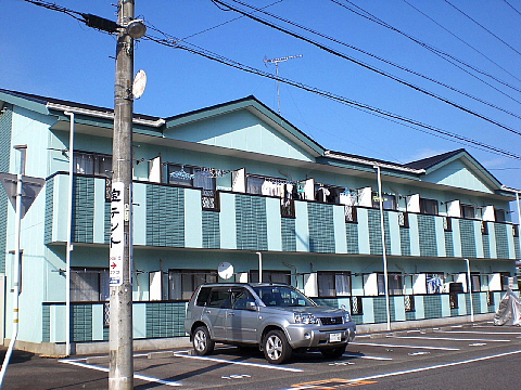 関市一本木町のアパートの建物外観