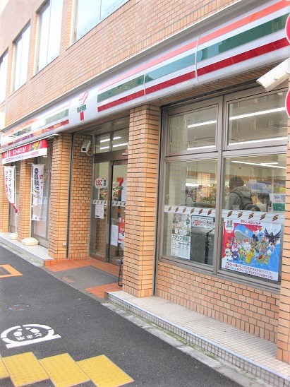 コンビニ　セブンイレブン新宿曙橋駅西店（コンビニ）まで168m