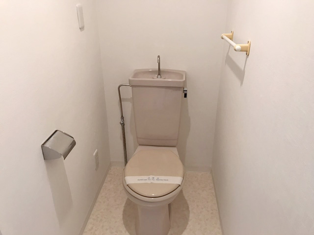 トイレ　ウォシュレット付