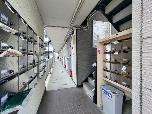 エントランス　設備・使用は号室により異なる為、現況を優先致します。