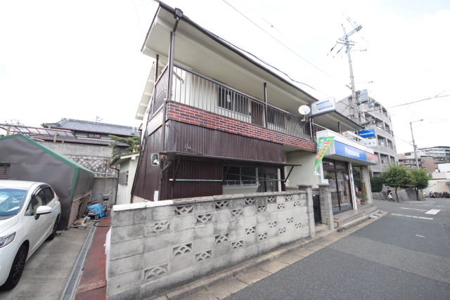 上村ハイツの建物外観