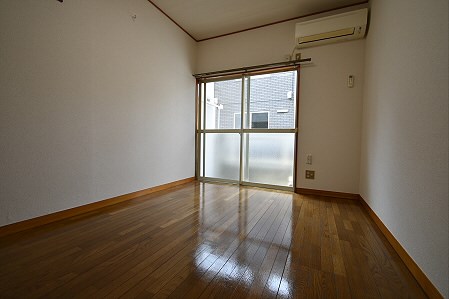 ナゴヤハイツの居間写真