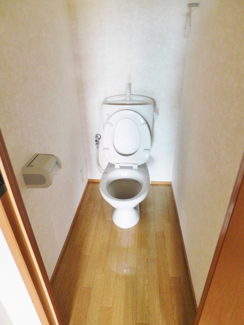 【伊豆の国市長岡のアパートのトイレ】