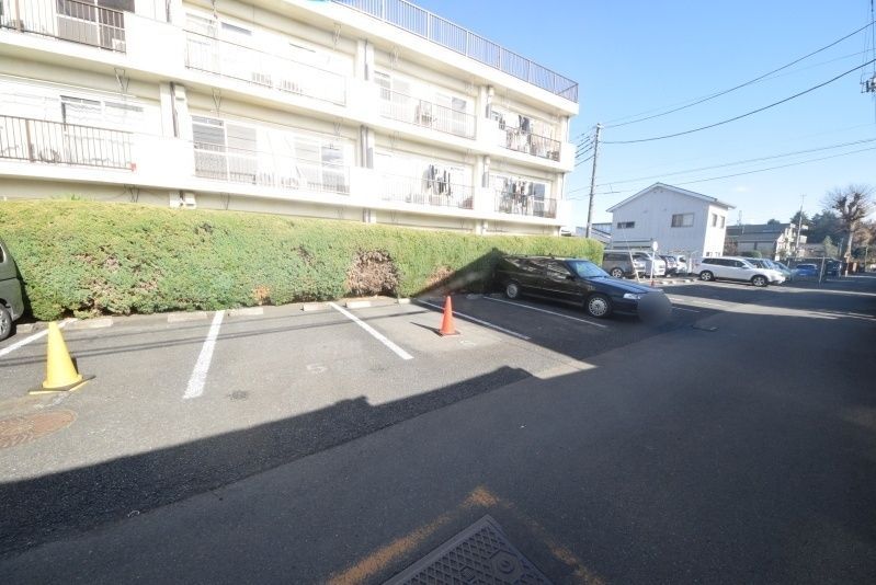 【小金井公園マンションの駐車場】