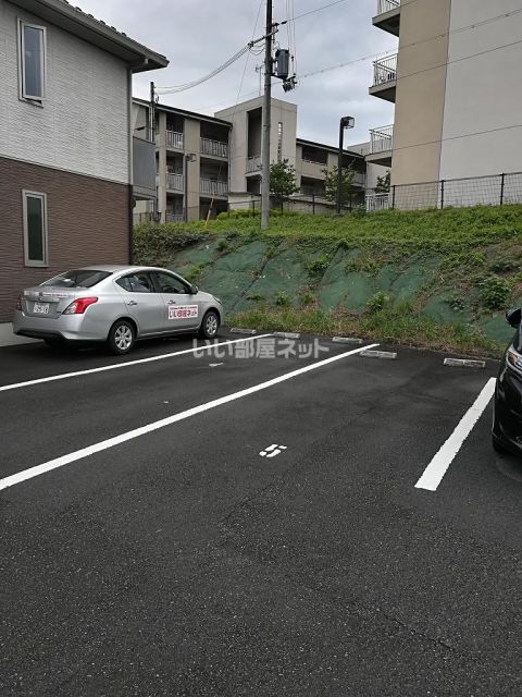 【福知山市字前田のアパートの駐車場】