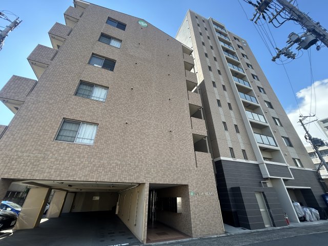 姫路市船丘町のマンションの建物外観