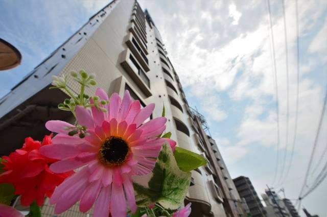 広島市西区大芝のマンションの建物外観