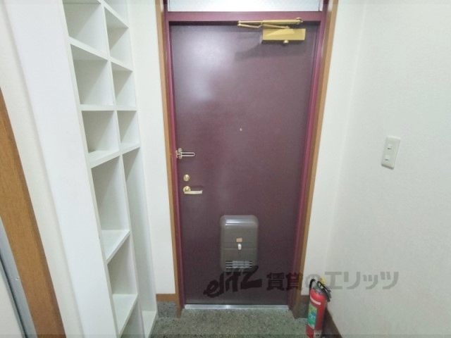 パルスコート新大宮の玄関写真