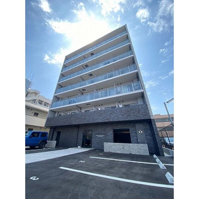 京都市南区唐橋琵琶町のマンションの建物外観