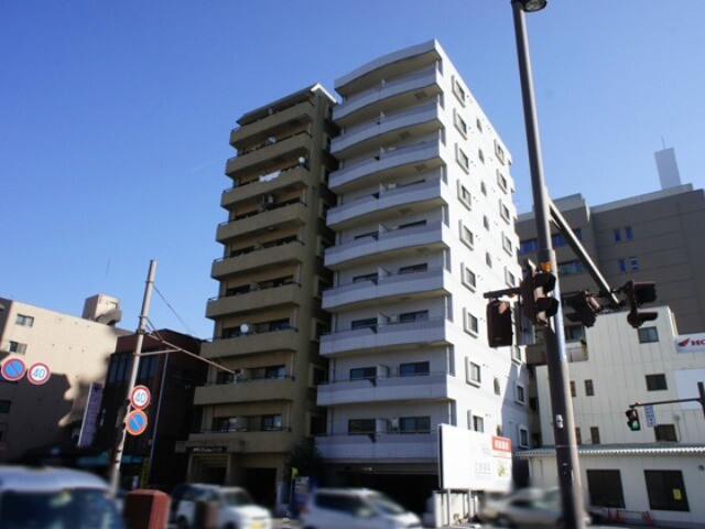 宇都宮市中河原町のマンションの建物外観