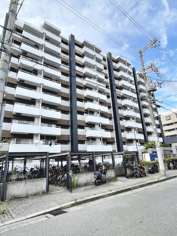 大阪市平野区加美西のマンションの建物外観