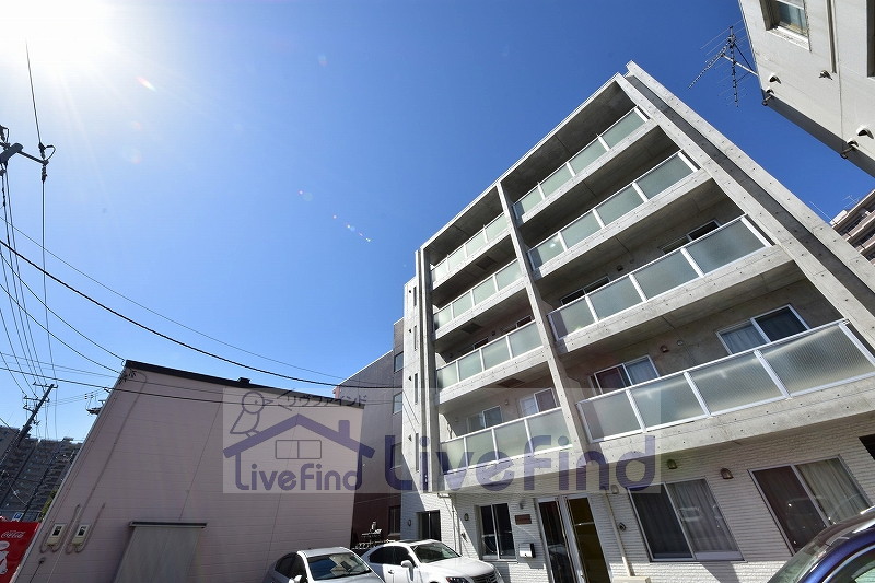 札幌市豊平区豊平八条のマンションの建物外観