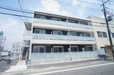 蕨市中央のアパートの建物外観