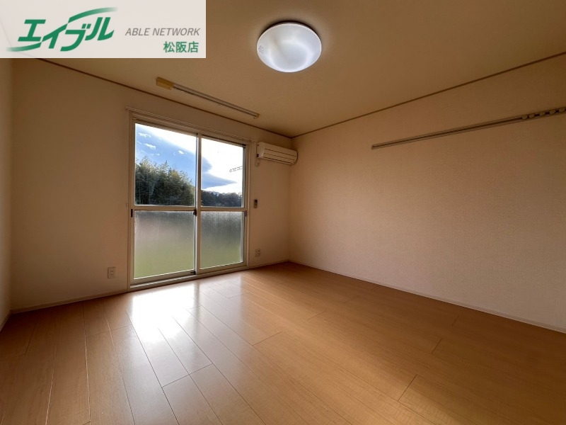 居室・リビング　別部屋同型タイプ写真です。