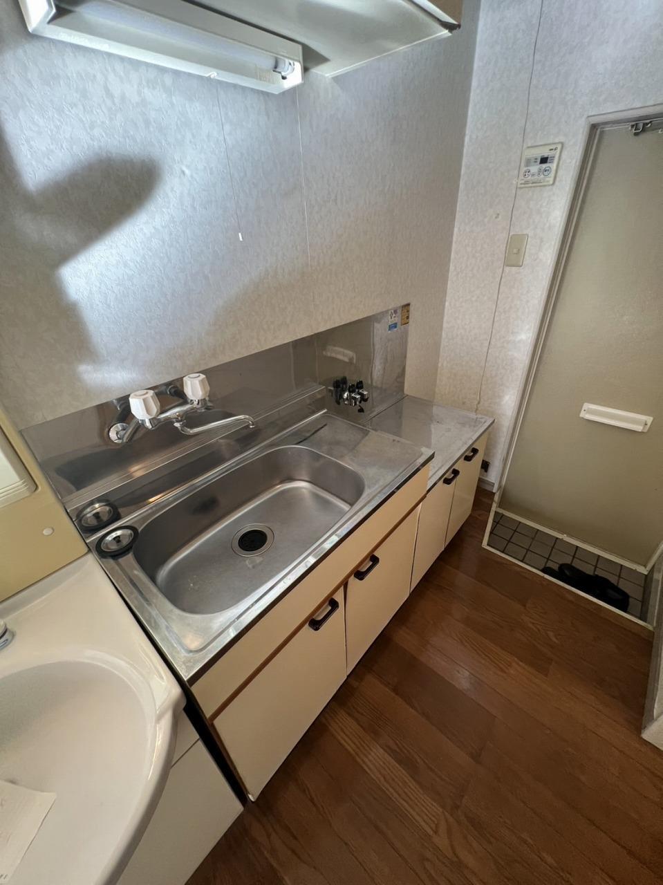 キッチン　洗濯機中置　R4.12月　施工済