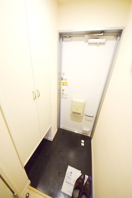 レオパレスサンロイヤルYの玄関写真