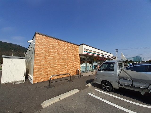 コンビニ　セブンイレブン桑名多度１丁目店（コンビニ）まで600m