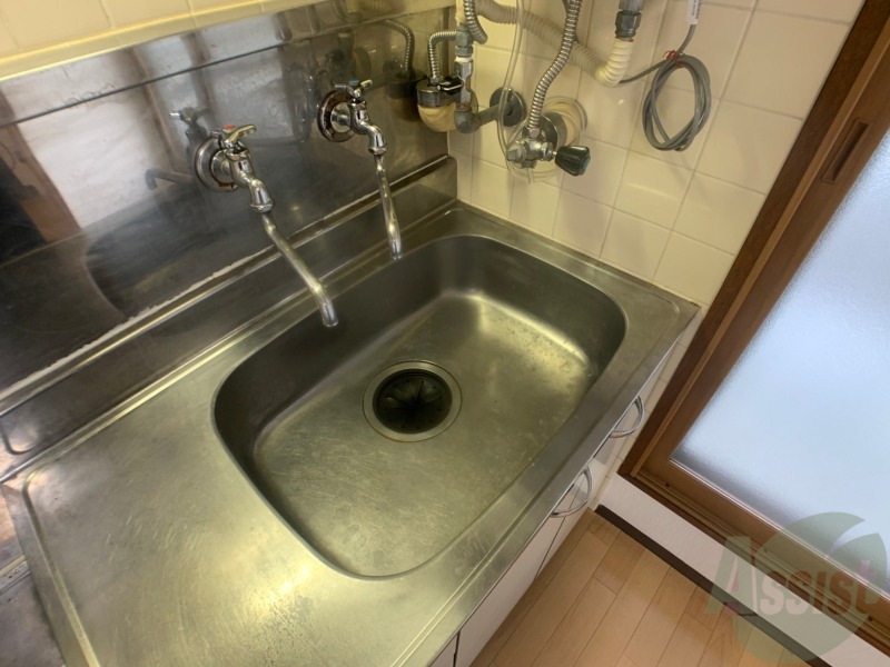 洗面設備　洗面台はありませんがこちらで洗顔などができます。