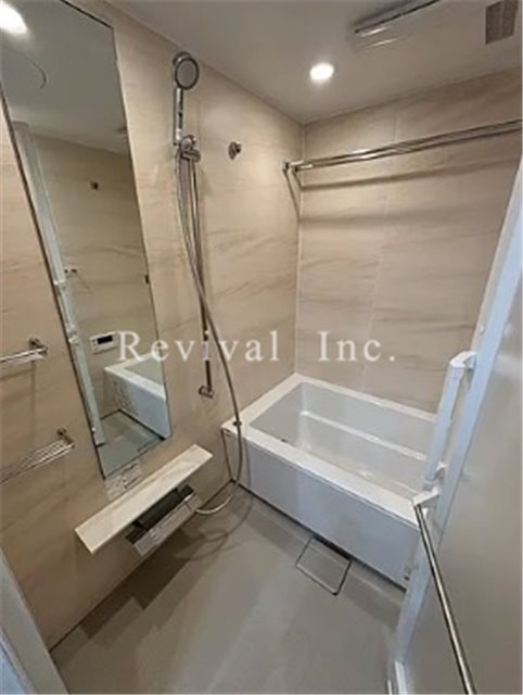 バス・シャワールーム　もちろん追い炊き・浴室乾燥機完備です