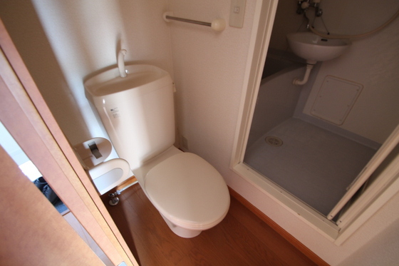 トイレ　※別部屋の写真です