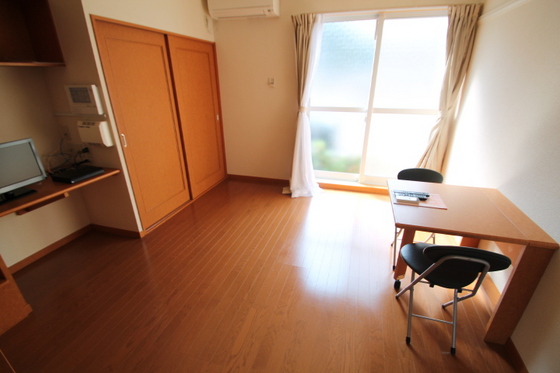 居室・リビング　※別部屋の写真です