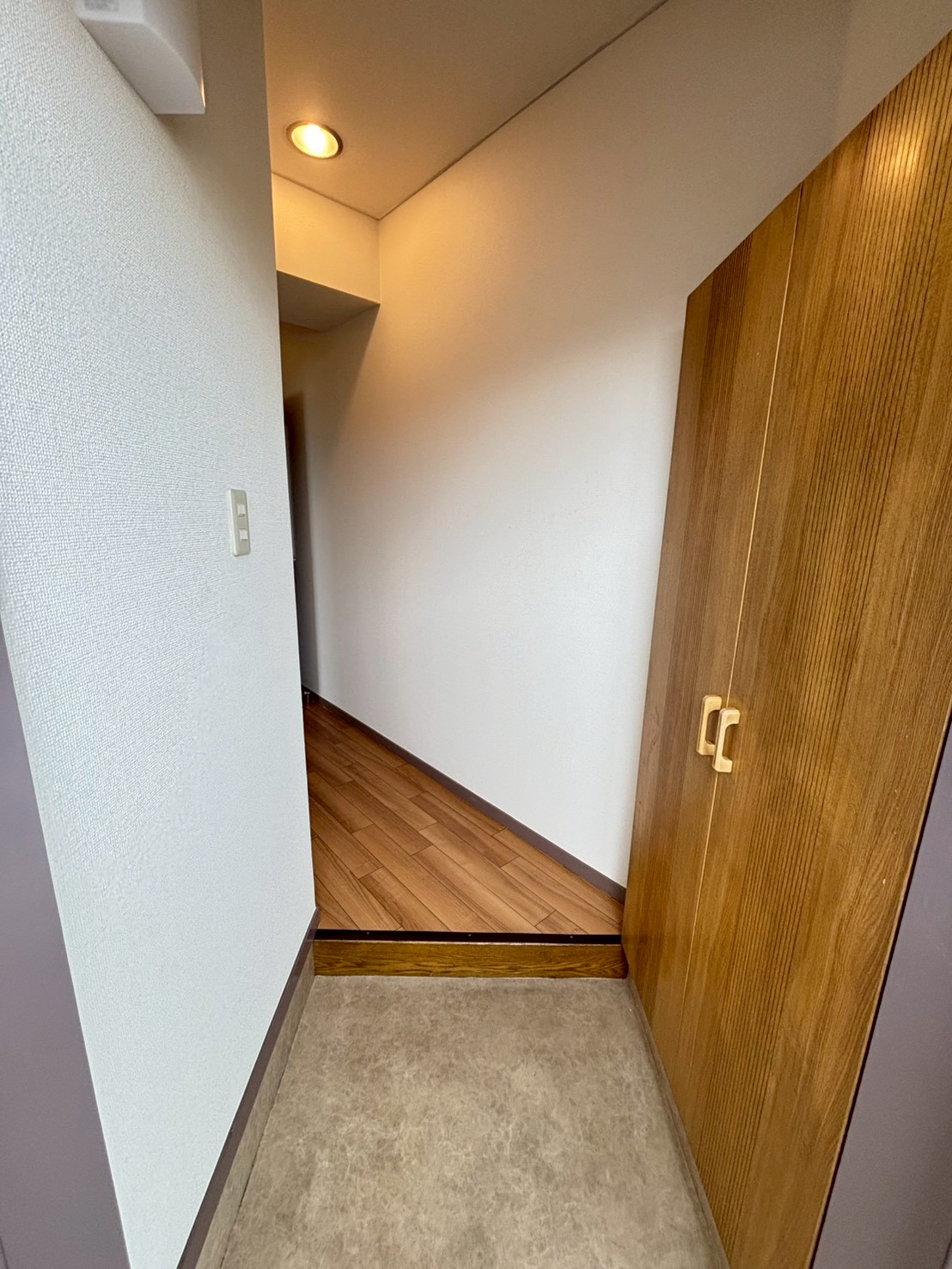 パールモア新井堂の玄関写真