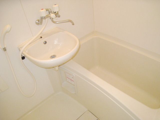 バス・シャワールーム　★バスルームも清潔感感じますね★