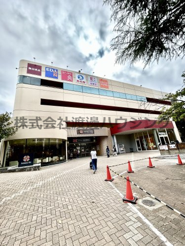 ショッピングセンター　トナリエ南千里アネックス（ショッピングセンター）まで908m