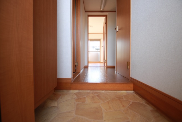 玄関　※別室の参考写真の為、現況優先です。