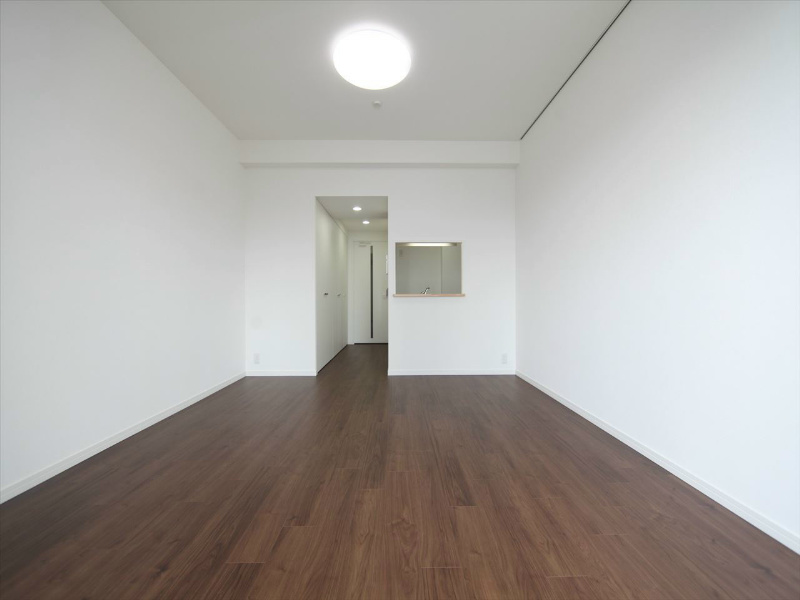 居室・リビング　洋室12.5帖　カウンターキッチン　クローゼット付