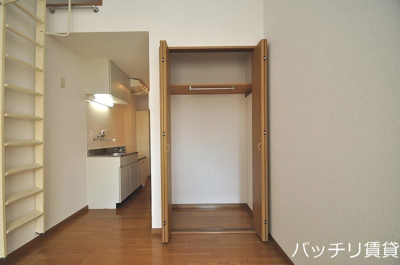 収納　室内写真等は同型タイプの為、現状優先