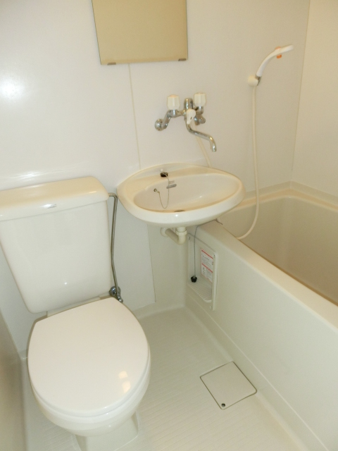 バス・シャワールーム　手入れのしやすいバスルーム。 （※参考写真）