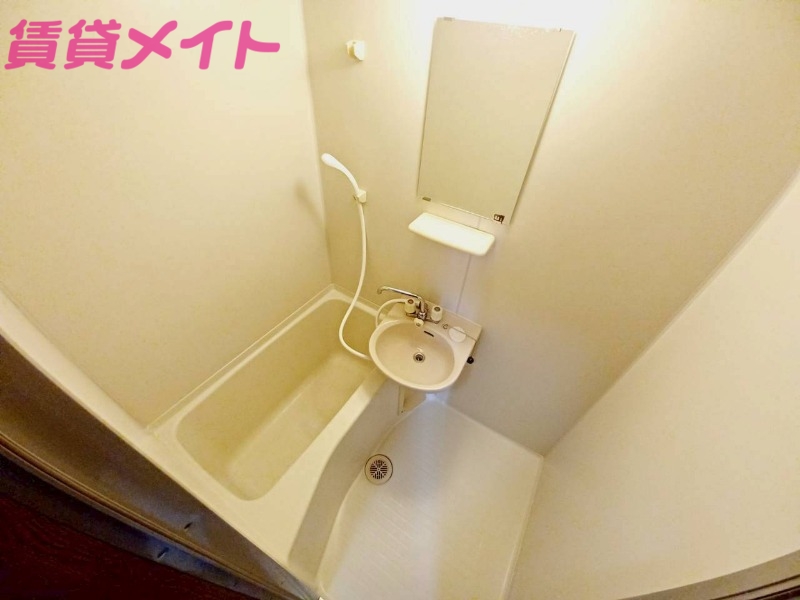 バス・シャワールーム　同型参考写真