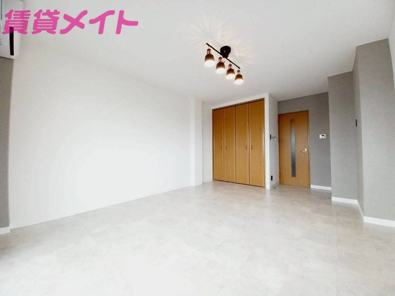 居室・リビング　同型参考写真