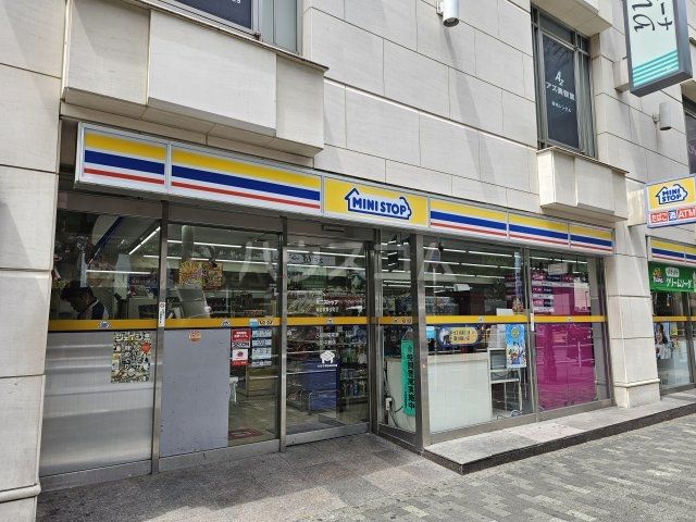 コンビニ　ミニストップ 新宿歌舞伎町店（コンビニ）まで460m