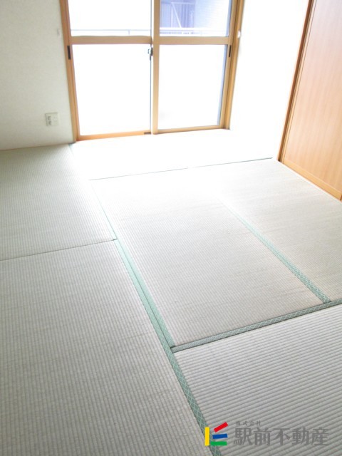 バルコニー　広い洋室