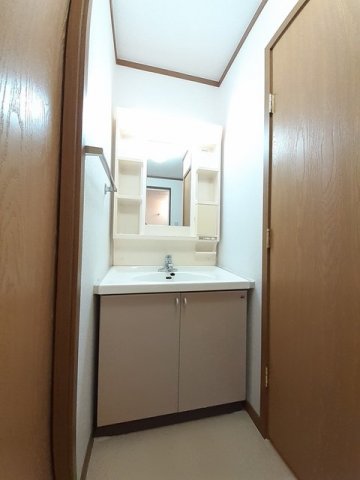 洗面設備　忙しい朝には欠かせない洗面所です