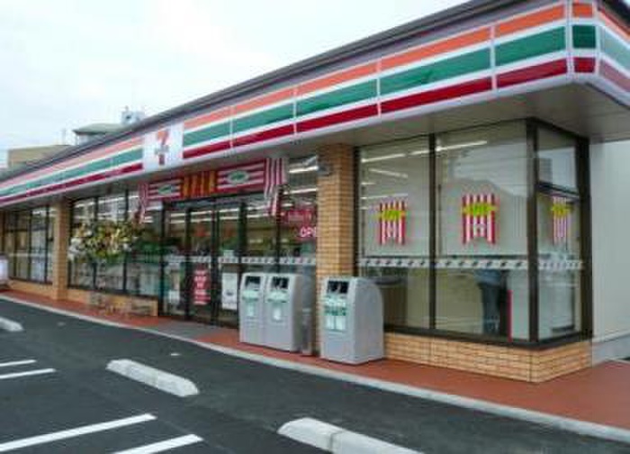 コンビニ　セブンイレブン用賀インター店（コンビニ）まで600m
