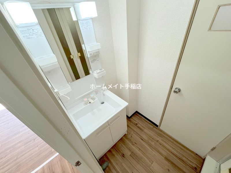洗面設備　便利な洗面台付きでございます！